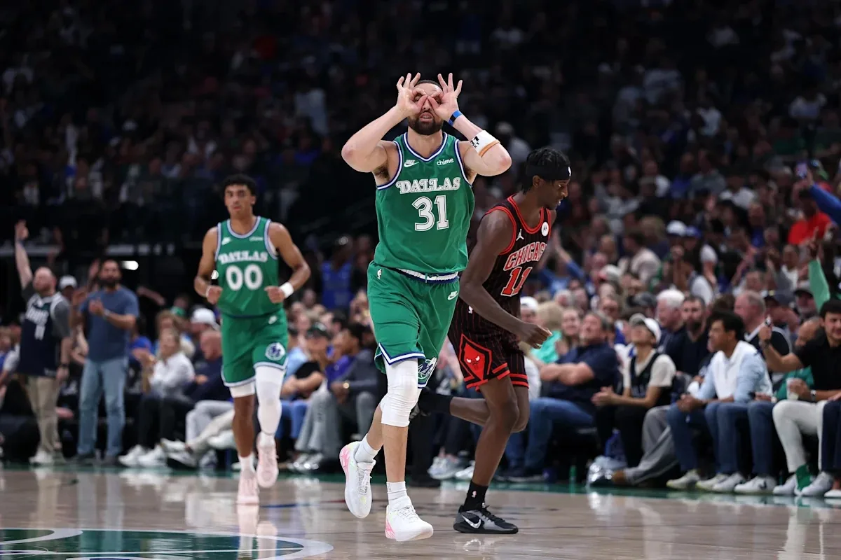 Warriors Fans Cool on Klay Thompson Reunion
