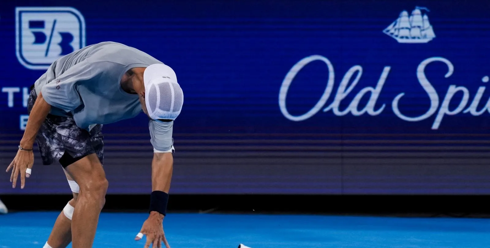 Lower-ranked tennis players face strain as long season nears end