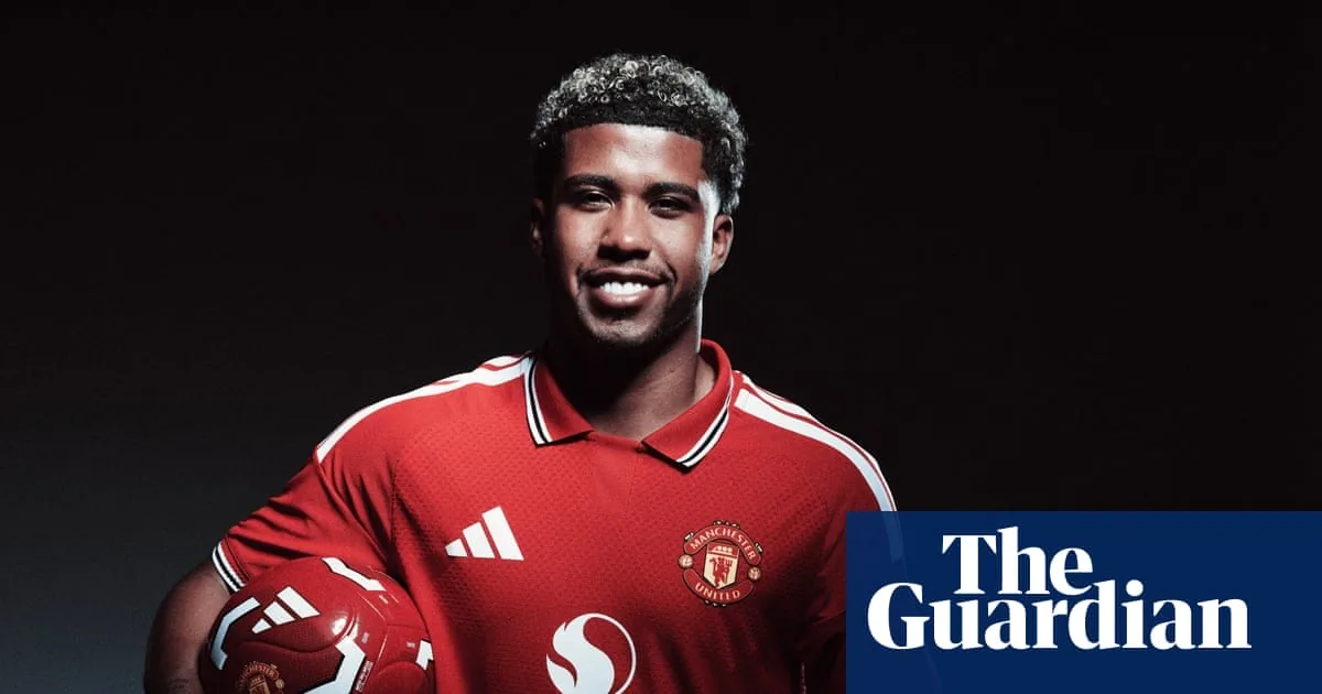 Manchester United sign Andrey Santos from Chelsea for £48m